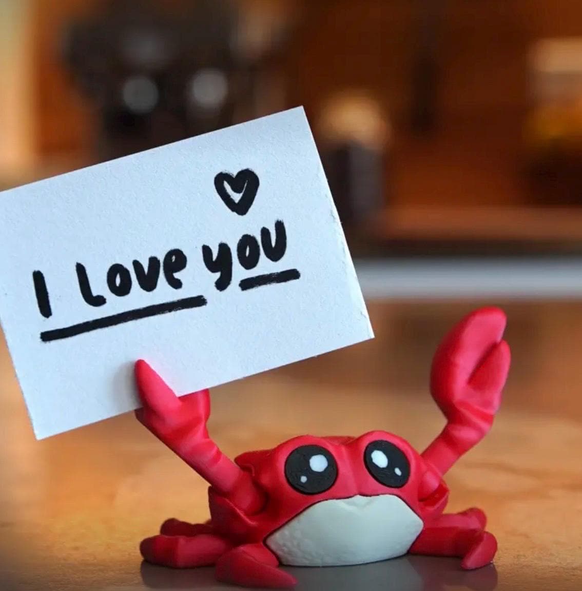 2 Cute Magnetic Crab Figurine with Rotating Claws – Fun Desk & Fridge Decoration.  2PCS