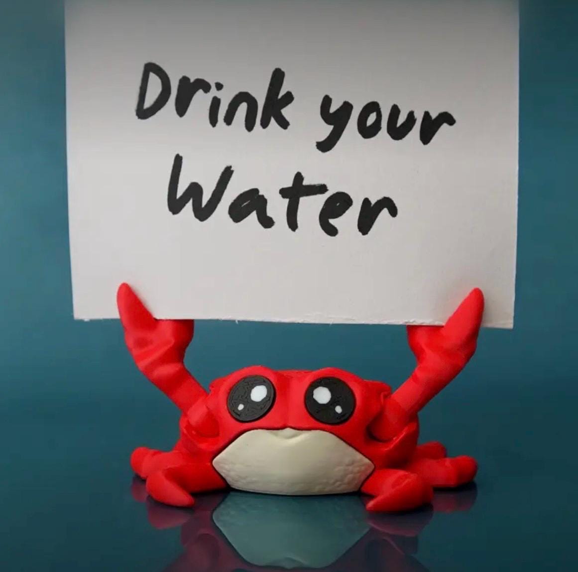 2 Cute Magnetic Crab Figurine with Rotating Claws – Fun Desk & Fridge Decoration.  2PCS